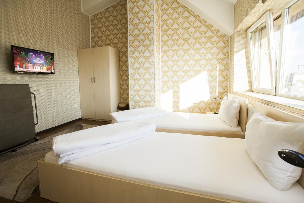 Hotel La Gil Bucarest Extérieur photo