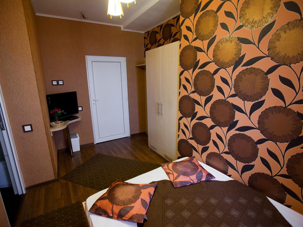 Hotel La Gil Bucarest Extérieur photo